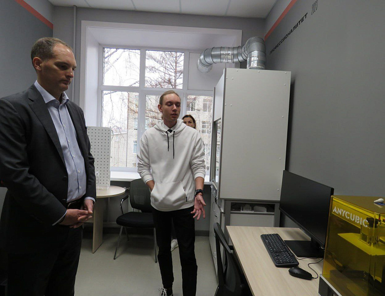 Иркутский энергетический колледж посетил первый заместитель Губернатора Иркутской области Колесов Роман Андреевич. 