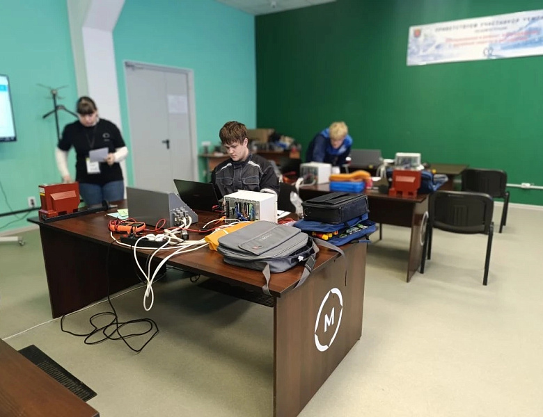 Межрегиональный этап Чемпионата "Профессионалы", компетенция "Обслуживание и ремонт оборудования РЗиА"